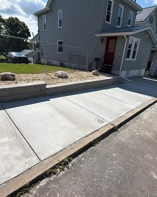 Concrete Retaining Wall and Driveway in Wilmington, NC